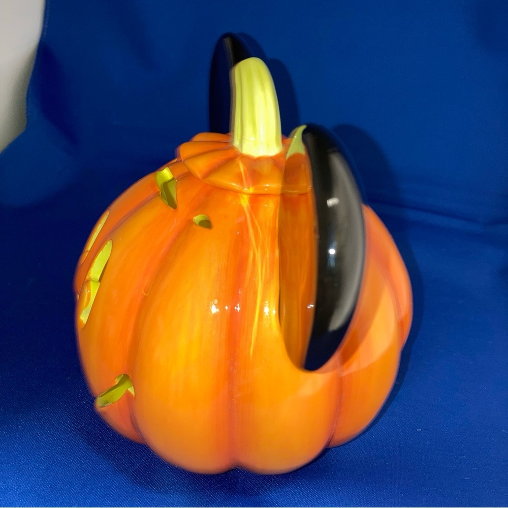 Disney Halloween Pumpkin Candle Tealight Holder Figurine Mickey Mouse - Picture 2 of 8